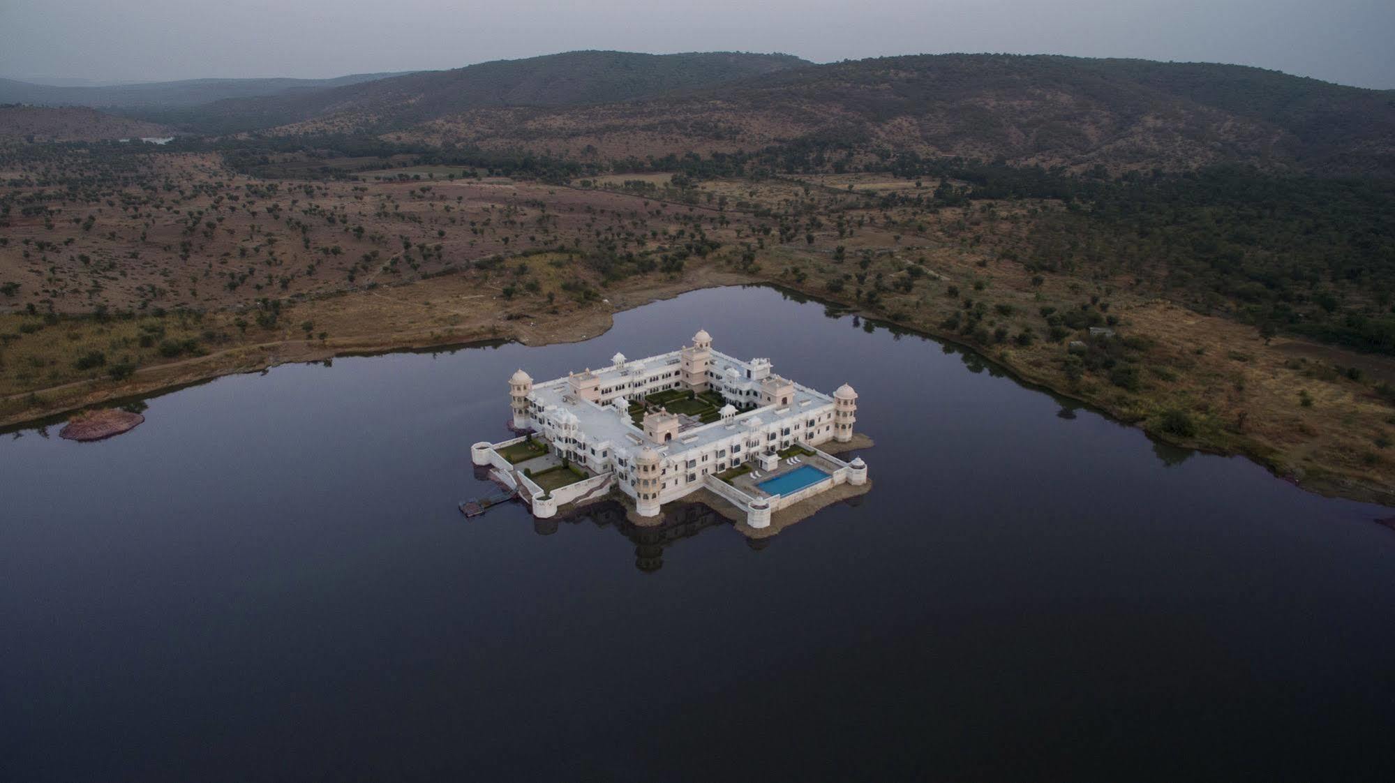 Juesta Lake Nahargarh Palace, Chittorgarh Pārsoli Eksteriør billede